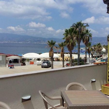 B&B A Due Passi Dal Mare Катона Экстерьер фото