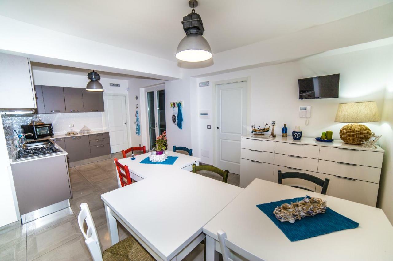 B&B A Due Passi Dal Mare Катона Экстерьер фото