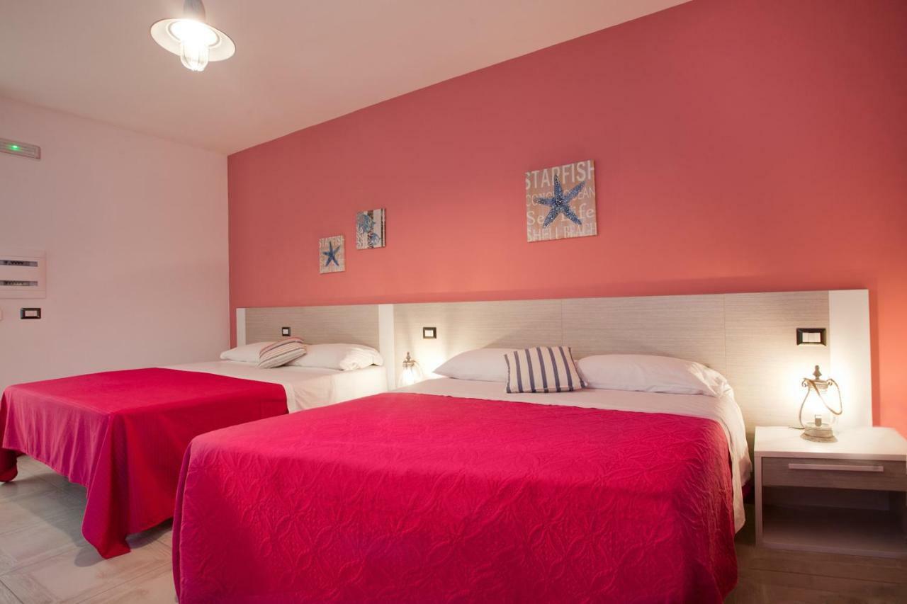 B&B A Due Passi Dal Mare Катона Экстерьер фото