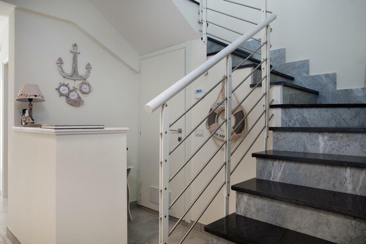 B&B A Due Passi Dal Mare Катона Экстерьер фото