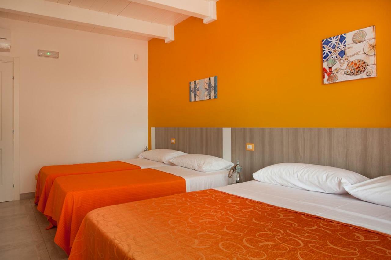 B&B A Due Passi Dal Mare Катона Экстерьер фото